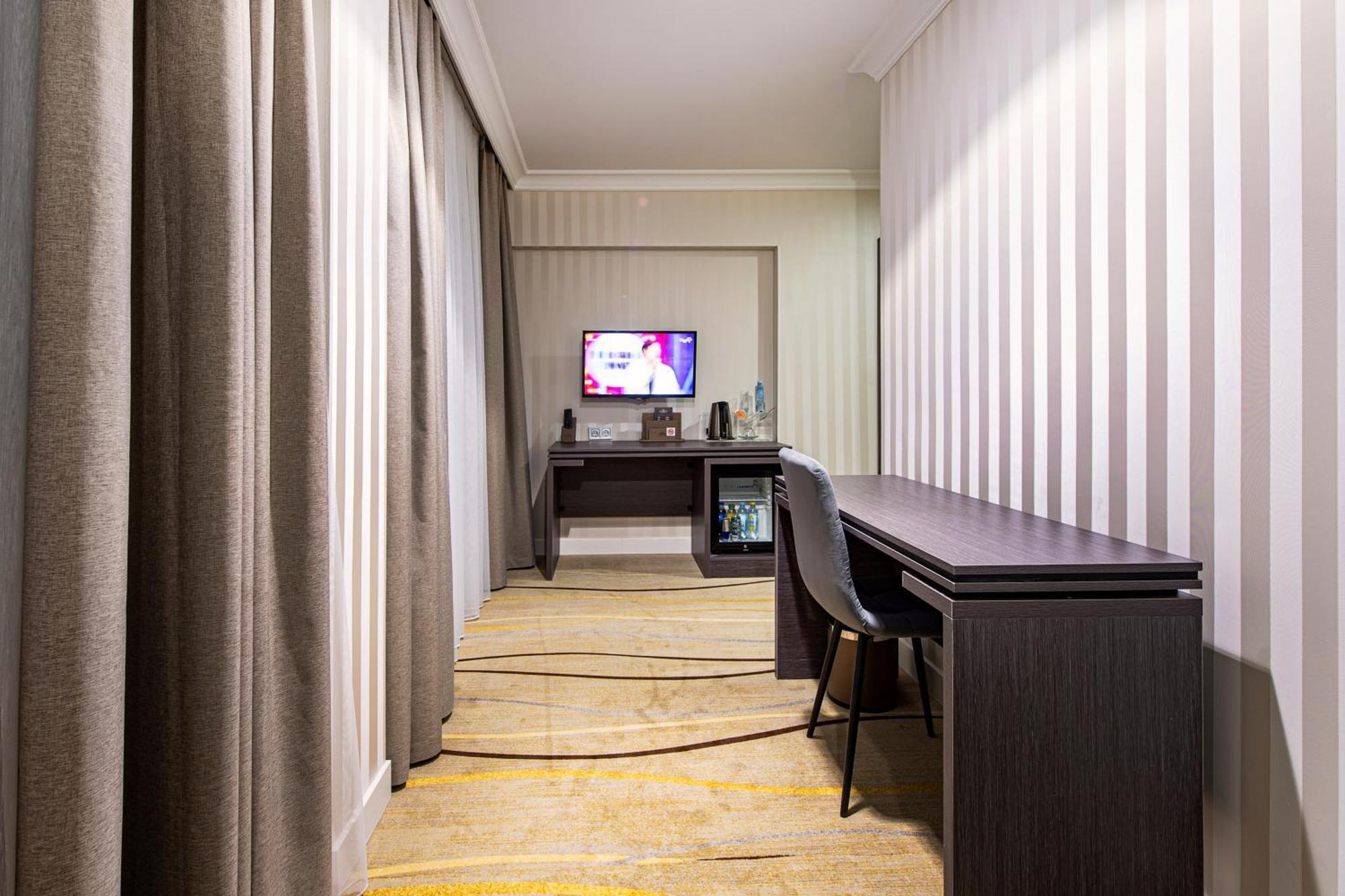 Shymkent Grand Hotel Extérieur photo