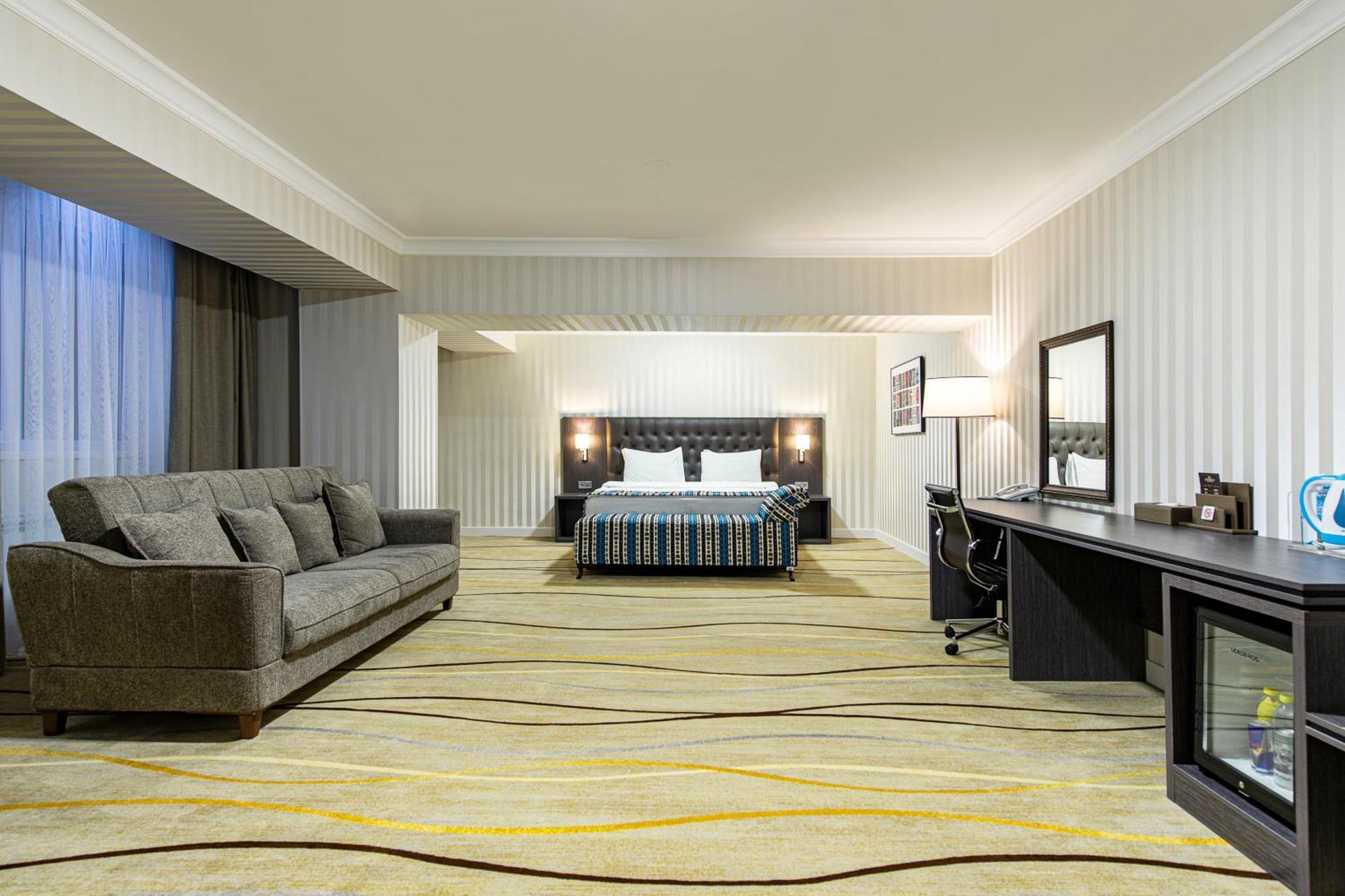 Shymkent Grand Hotel Extérieur photo