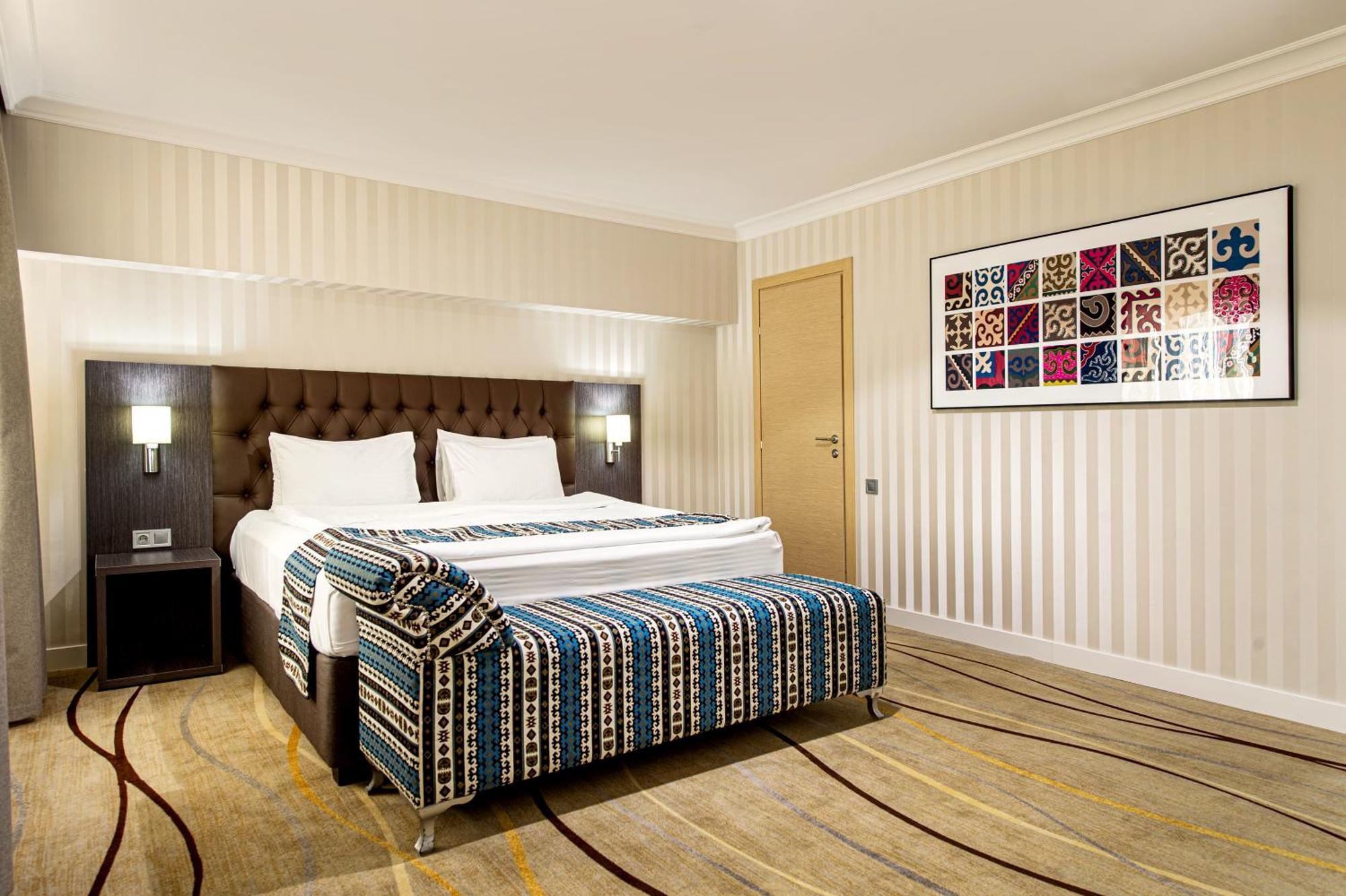 Shymkent Grand Hotel Extérieur photo