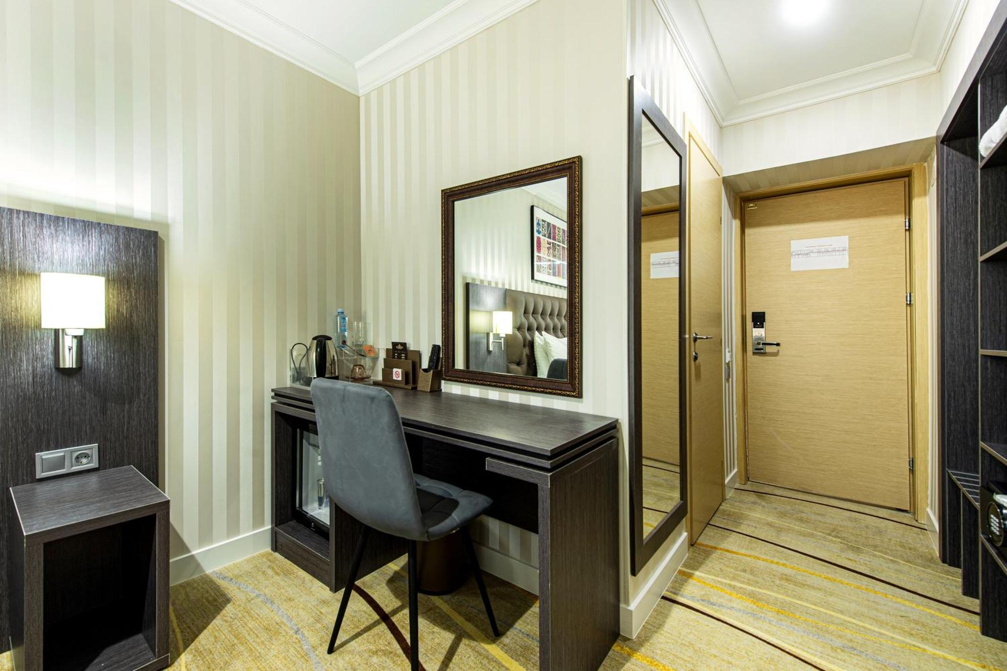 Shymkent Grand Hotel Extérieur photo
