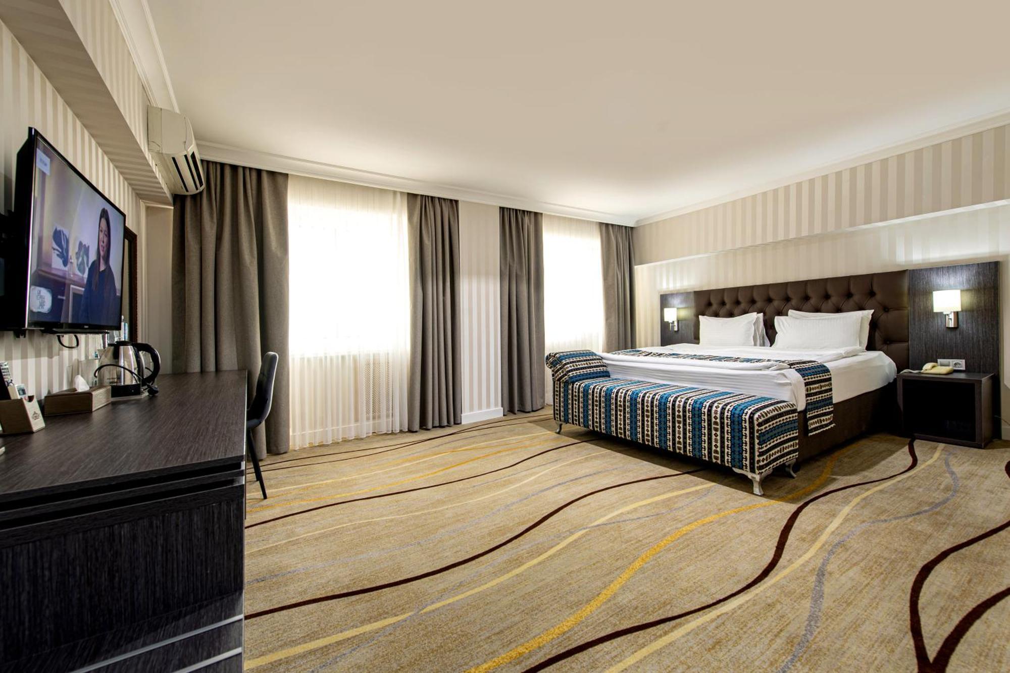 Shymkent Grand Hotel Extérieur photo