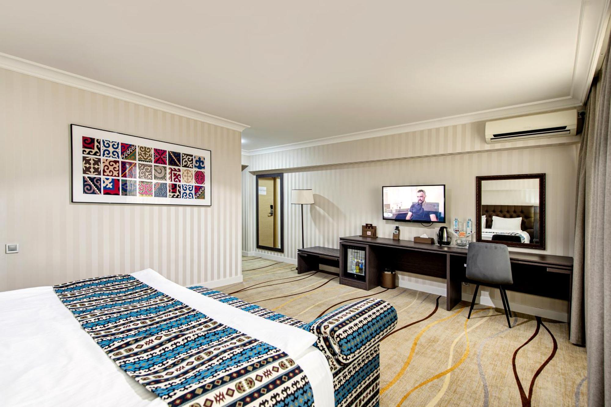 Shymkent Grand Hotel Extérieur photo
