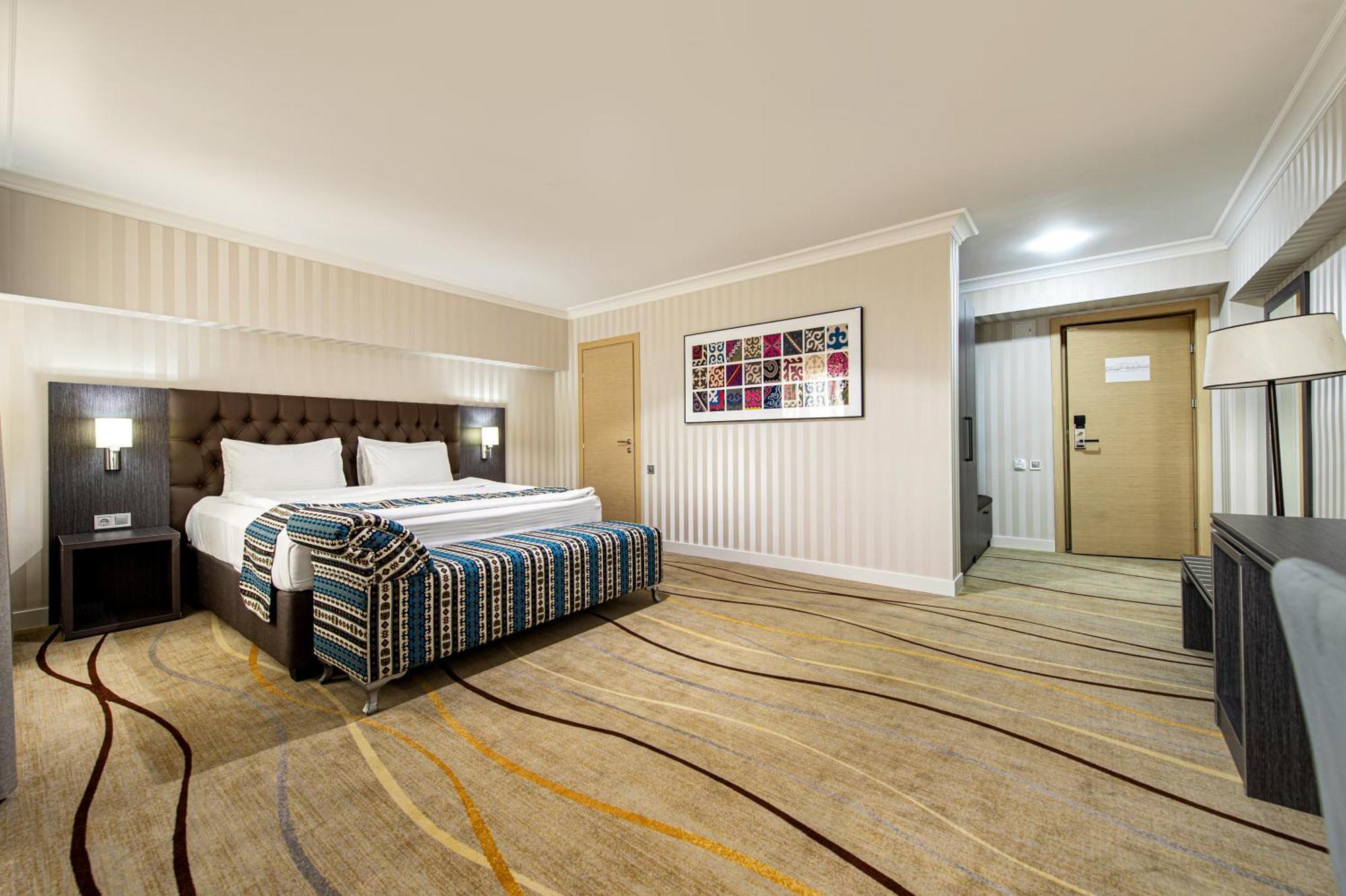 Shymkent Grand Hotel Extérieur photo