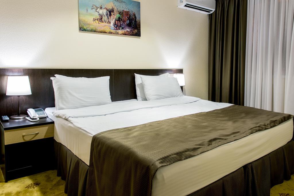 Shymkent Grand Hotel Chambre photo