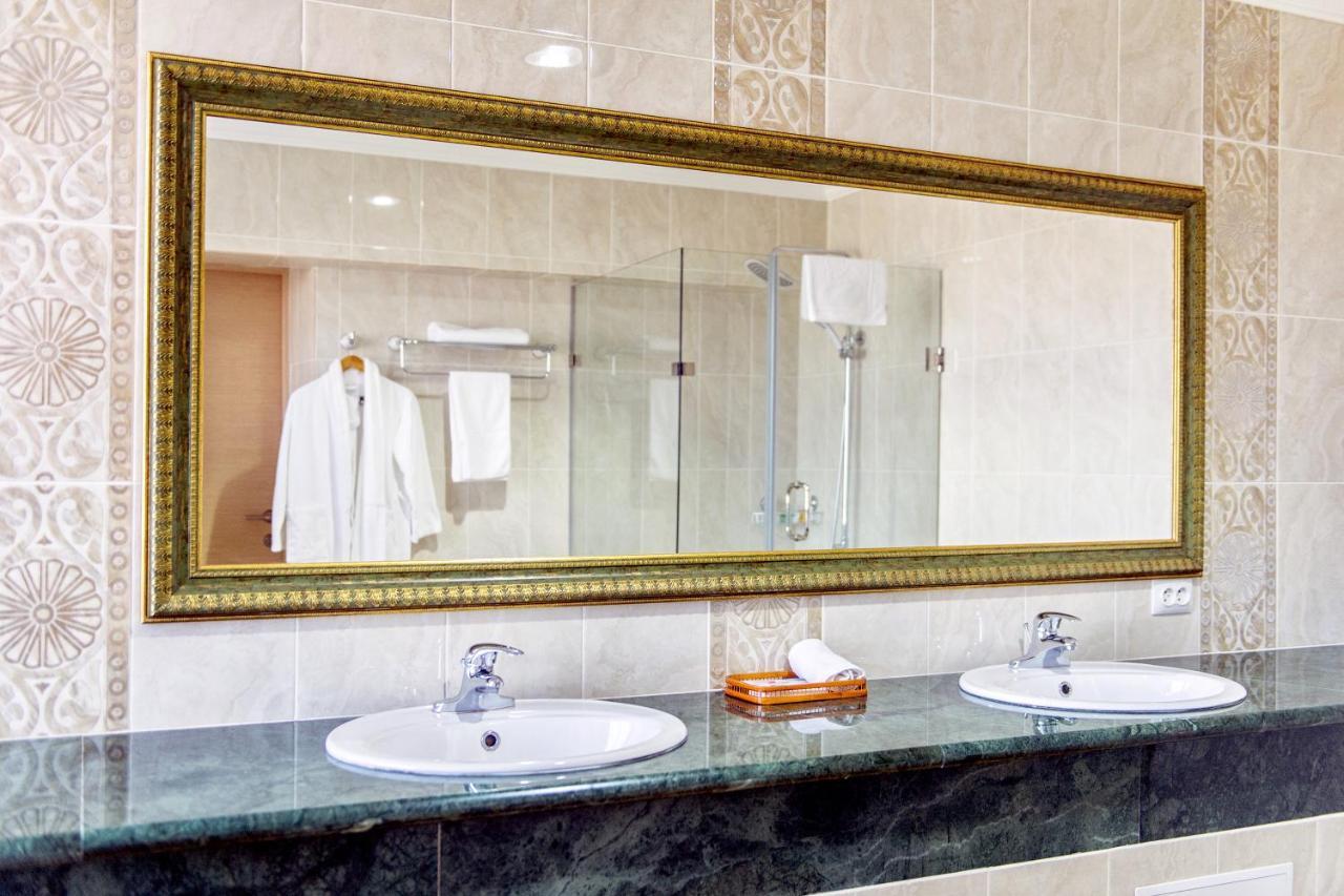Shymkent Grand Hotel Extérieur photo