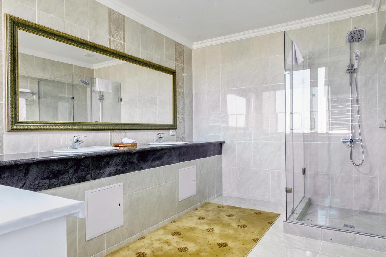 Shymkent Grand Hotel Extérieur photo